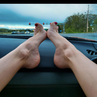 Worship my pretty feet