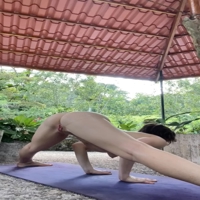 Yoga girl loves road trips