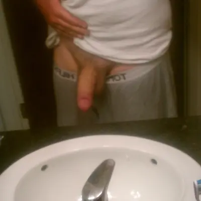 Let's hookup! I aim to please!