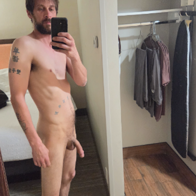 Looking to lick some pussy